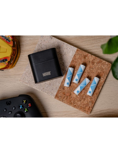 Newell 4-kanalni polnilnik + 4x AA Li-Ionska polnilna baterija 2200mAh