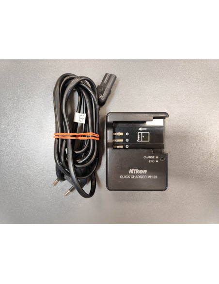 Nikon polnilec MH-23 (rabljeno, 3/5)