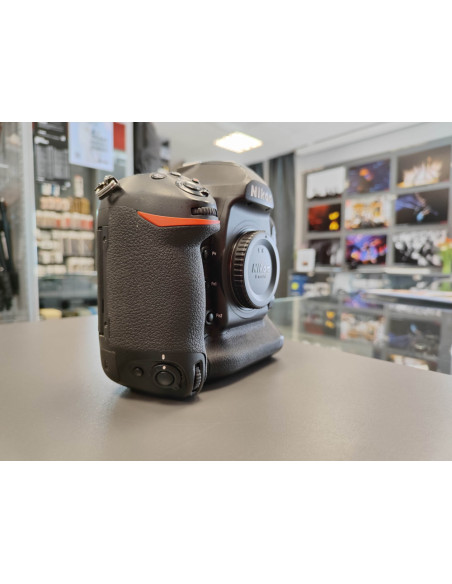 Nikon D6 body (rabljeno, 4/5)