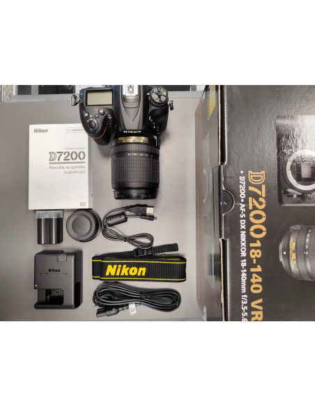 Nikon D7200 + 18-140 (rabljeno, 5/5)