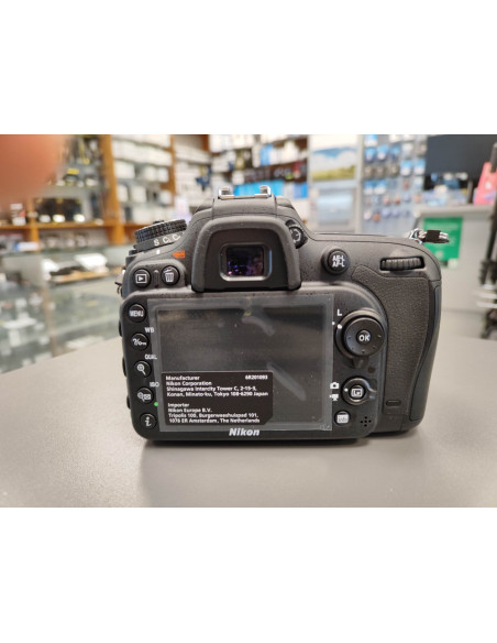 Nikon D7200 + 18-140 (rabljeno, 5/5)