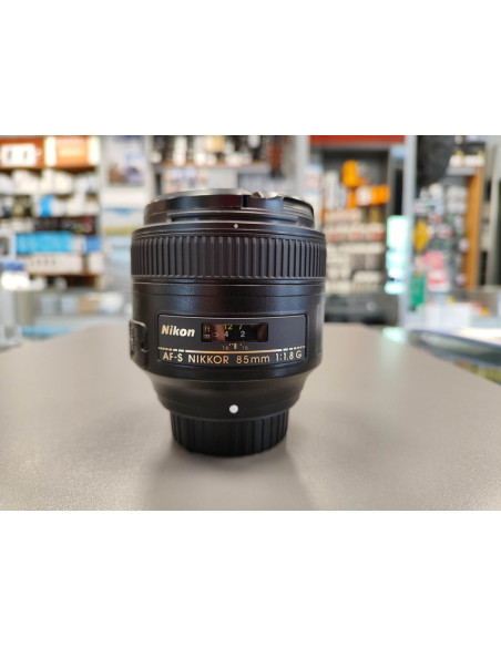 Nikon AF-S 85mm F/1.8G (rabljeno, 3/5)