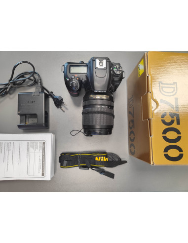 Nikon D7500 + AF-s 18-140 (rabljeno, 4/5)